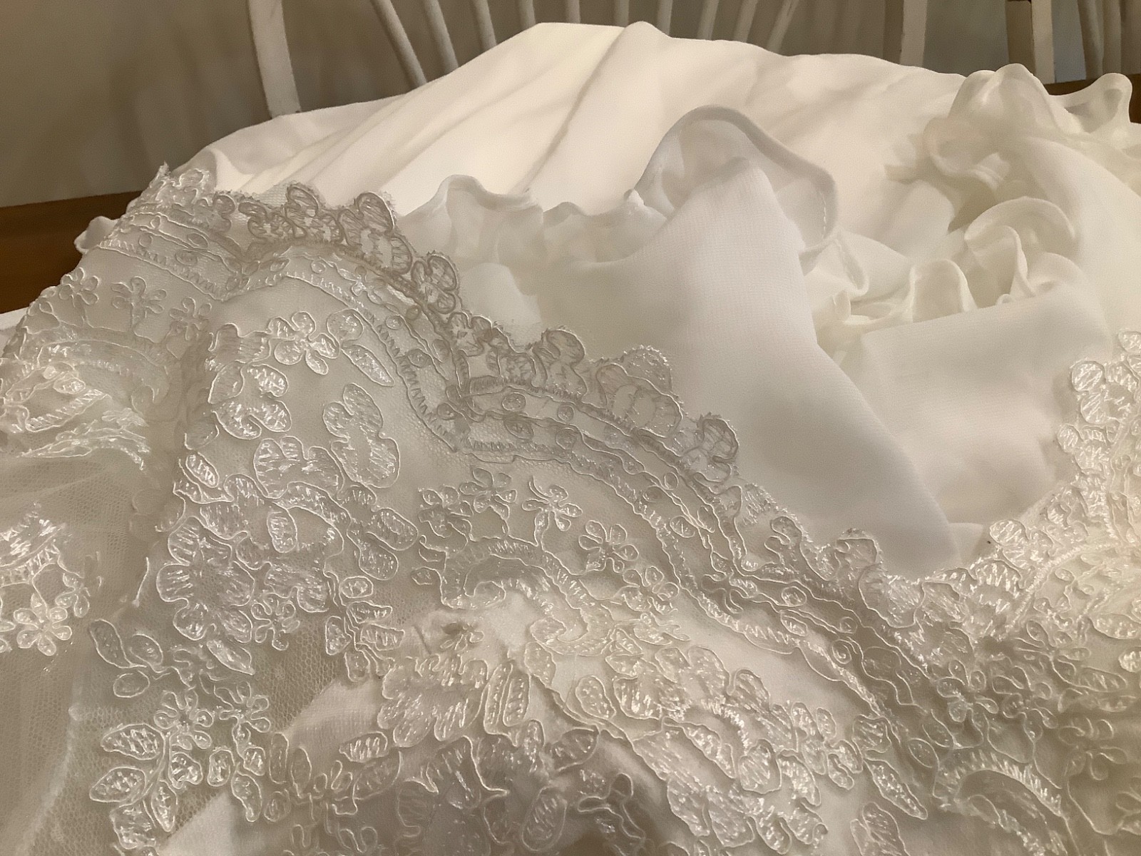 Size 12 White Lace Chiffon New Full-Length Wedding Dress