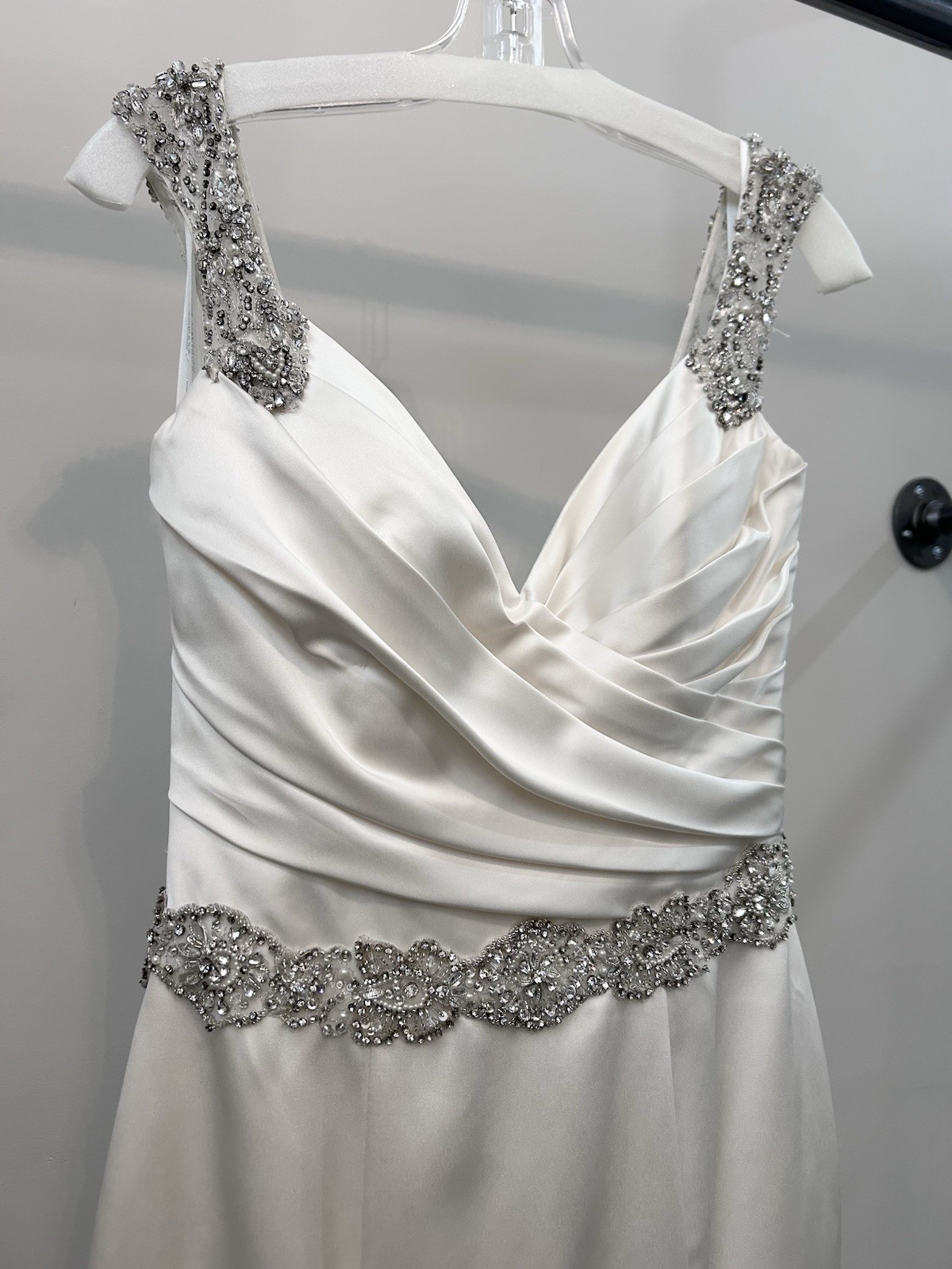 Store sample Ivory Satin V-Neck Mermaid/Trumpet Wedding Dress Beaded size 10