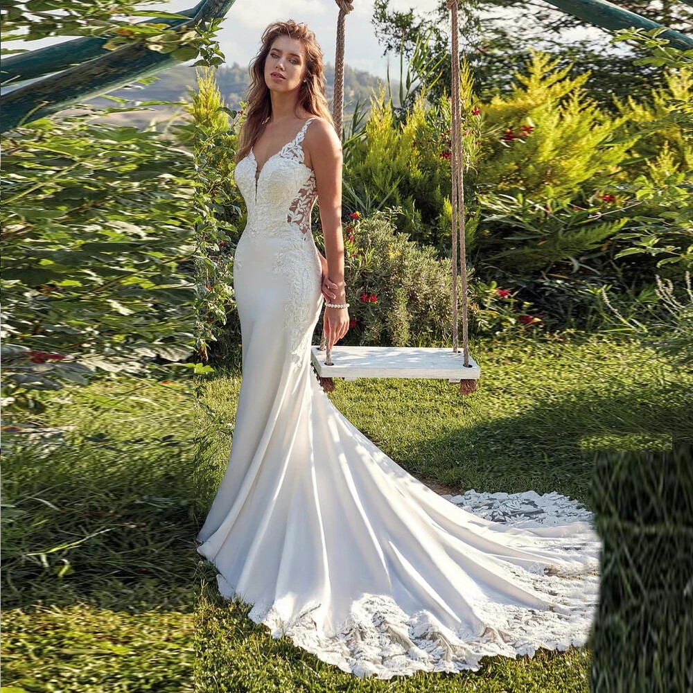 Beach Mermaid Wedding Dresses V Neck Appliques Backless Buttons Bridal Gowns USA