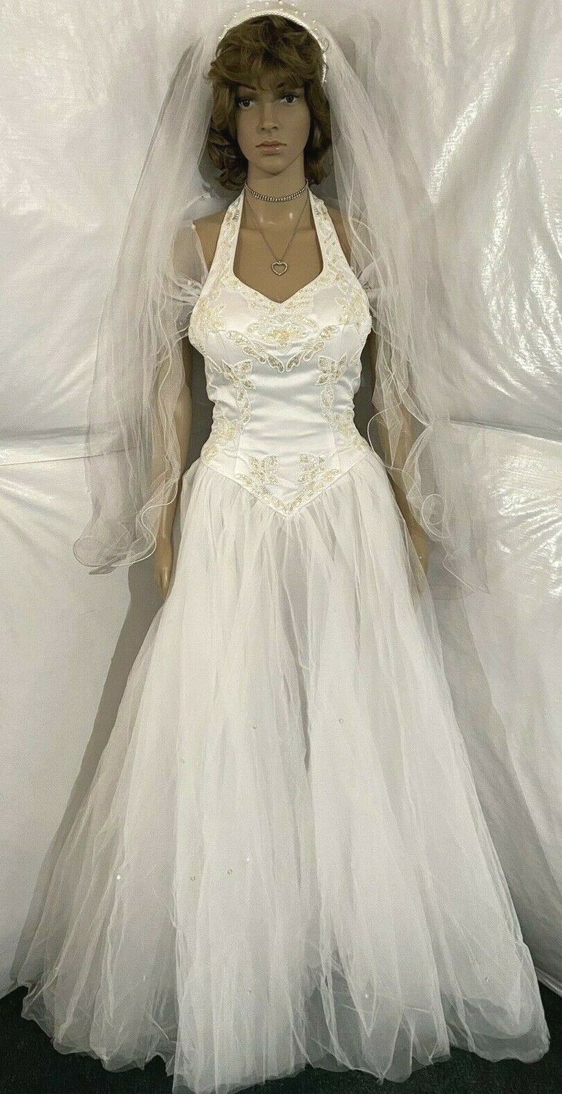 Pretty WHITE Venus Wedding Gown/Dress SZ 10W? with scarf, and veil EUC
