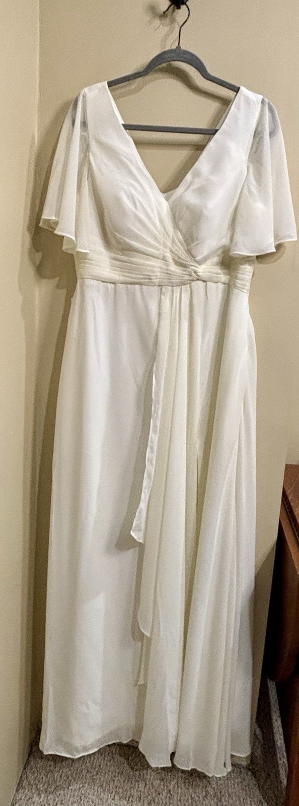 NWT Ivory Wedding Dress Flutter Sleeves Lace Up Back Pockets Romantic Bridal