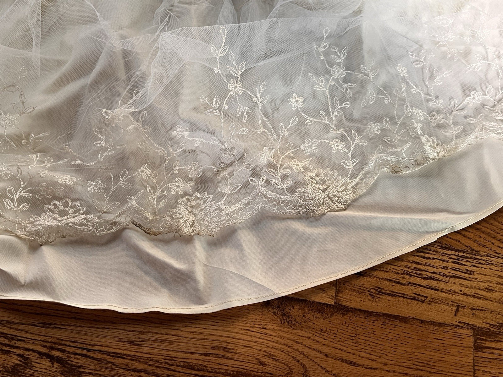Vintage 80s White/Off White Wedding Dress, Petticoat and Veil