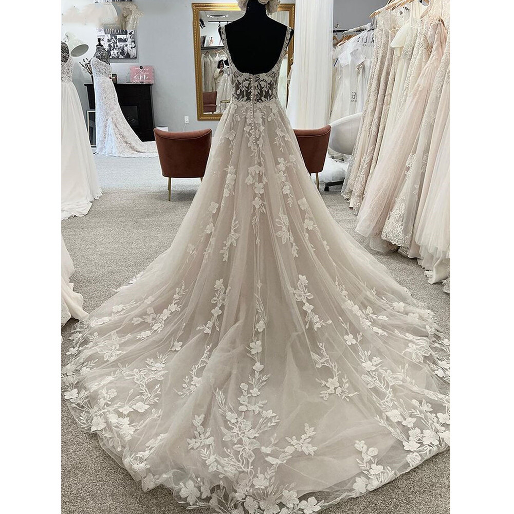 White Beach Wedding Dresses Square Neck Lace Sleeveless Bridal Gowns Sweep Train