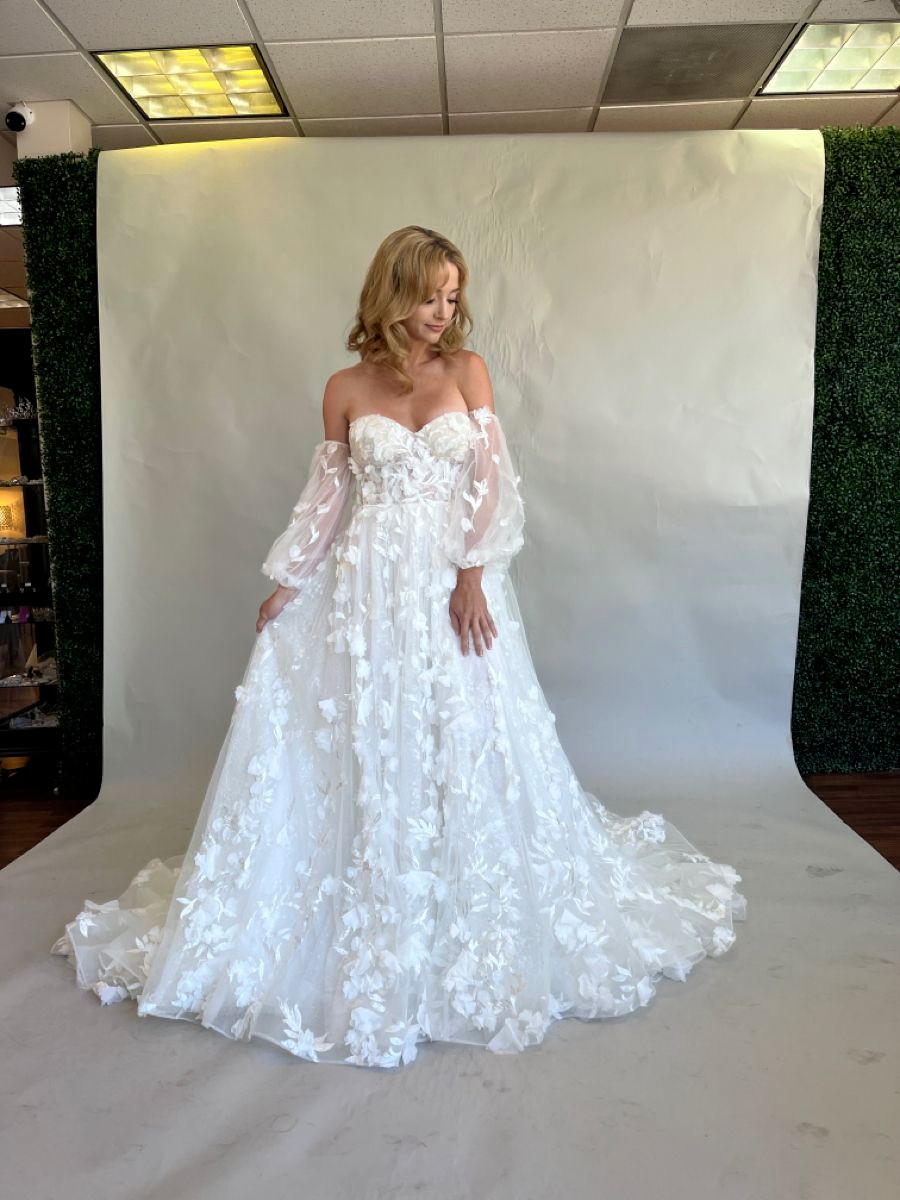 Boho Wedding Dresses With Long Sleeves Lace Applique A Line Beach Bridal Gown