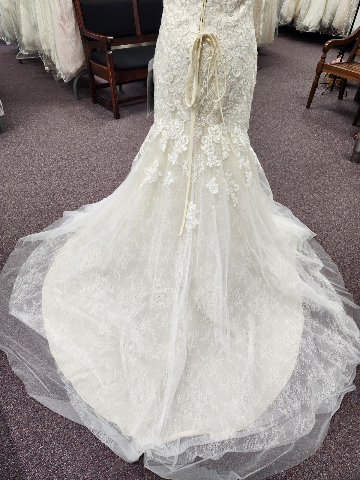 LaSposa Ivory/Champagne Size 16W Private Label Lace Bridal Gown/Wedding Dress