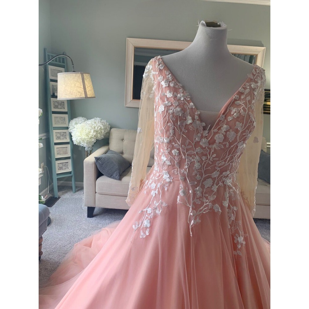 Blush Pink Wedding Dresses Lace Applique V-Neck Long Sleeves Bridal Gowns