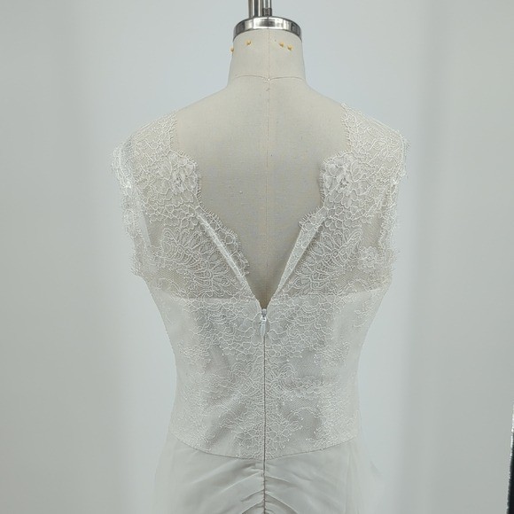 11683 BCBGMaxazria Lace Ruched Maxi Dress White size 6 wedding bridal formal