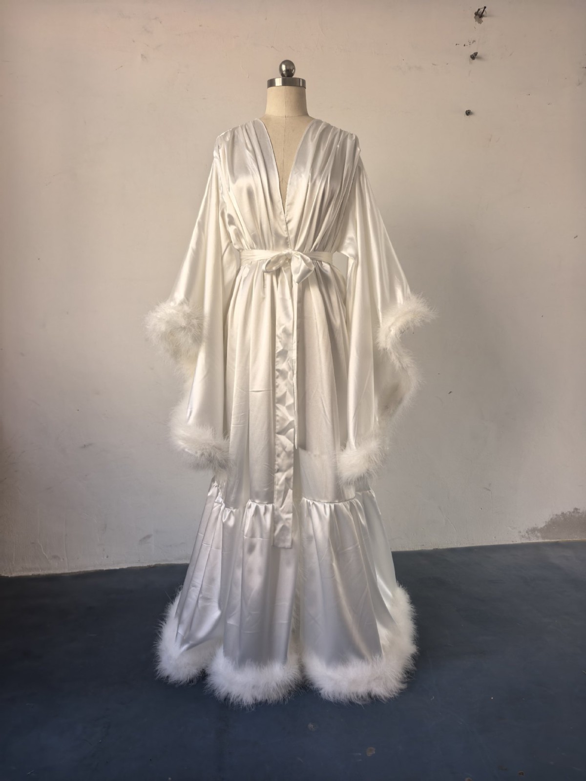 🎀Satin Long Robe for Women Fluffy Fur Trim Bridal Lingerie Nightgown Plus Size