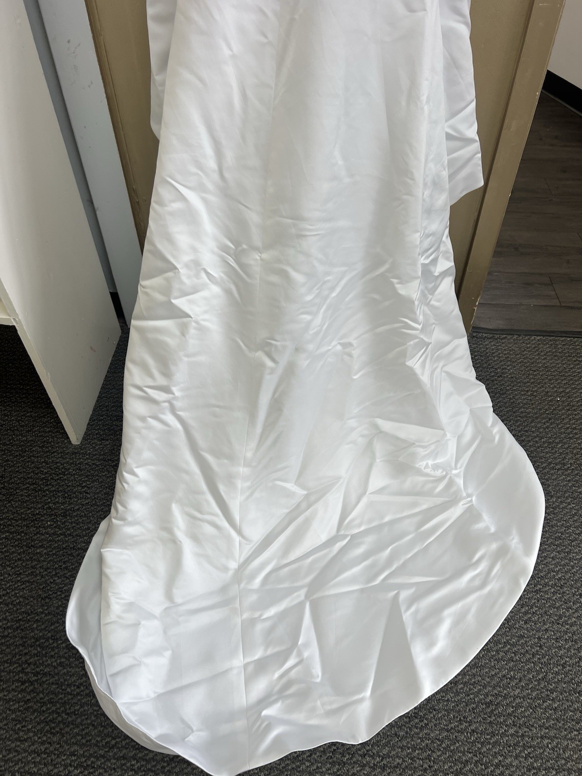 Beautiful White LA SPOSA Wedding Dress – (was $2150) Size UK 6 / US 8