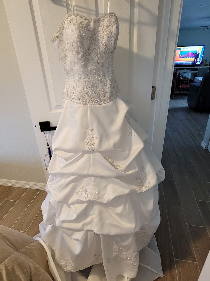 Oleg Cassini CT291 Wedding Dress Size 6 White Beaded Strapless David’s Bridal