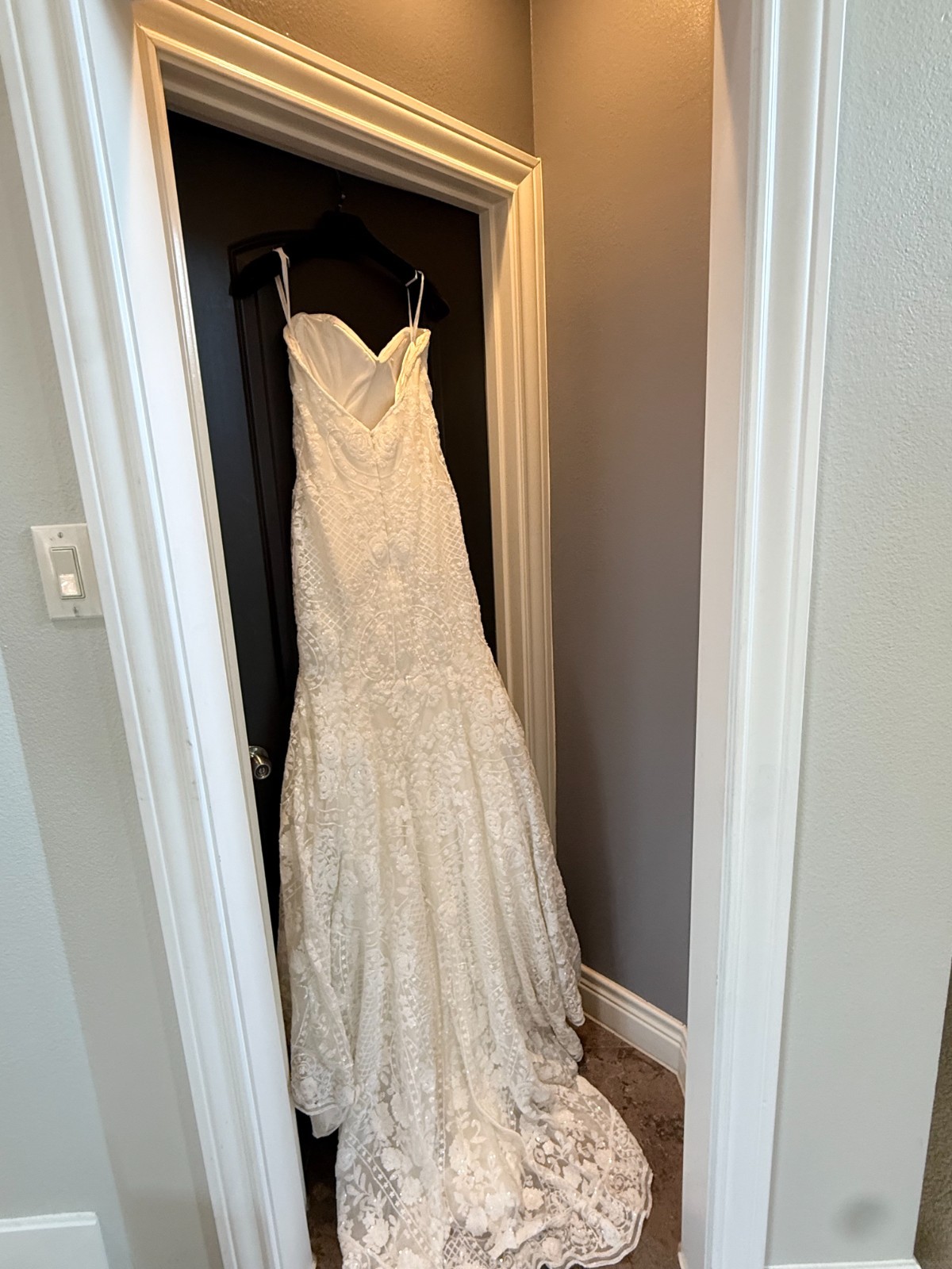 Selling: Stunning Authentic Ashley & Justin Bride Wedding Gown