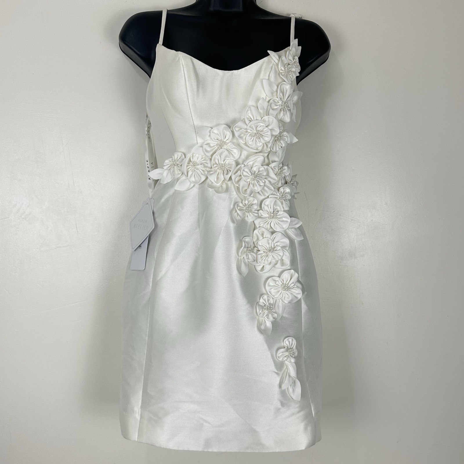 AZAZIE Eva NWT White 3D Floral Mini Dress 0 Bridal Rehearsal Dinner Modern Bride