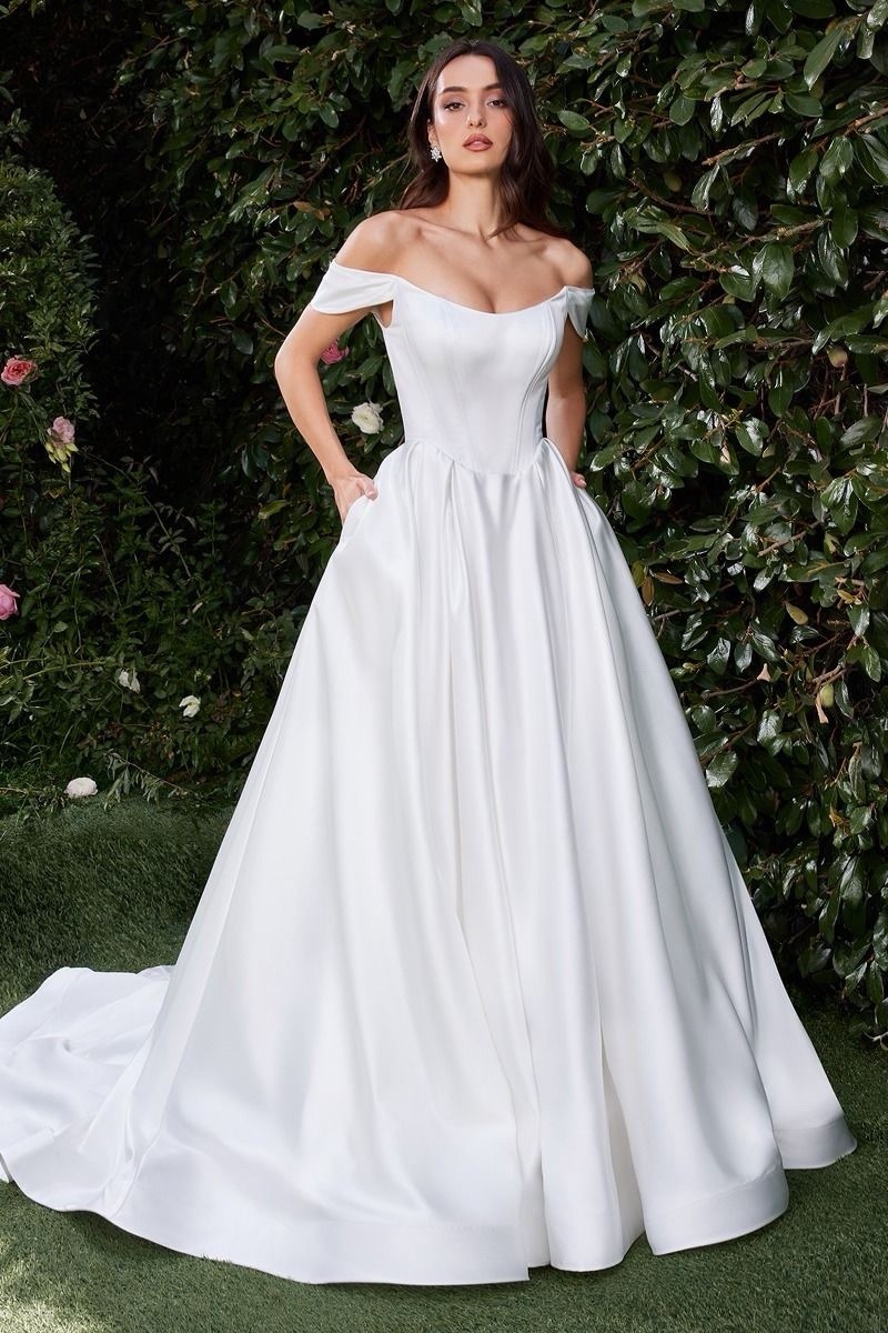 White Portrait Off-Shoulder Classic Ball Gown/Duchess Wedding Dress Train