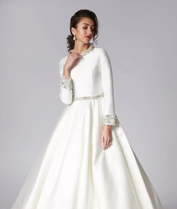 White Muslim Wedding Dresses Satin Crystal Ruched Wedding Gown Sweep Train