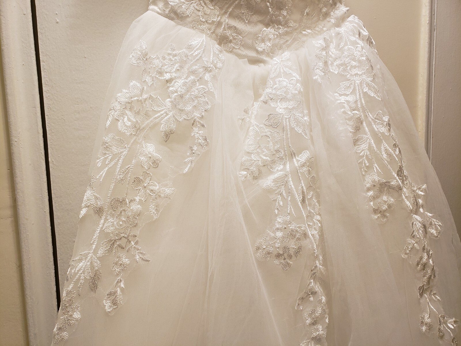 Wedding Dress A-Line Bridal Lace Adjustable Embroidered Ribbon Corset Ivory