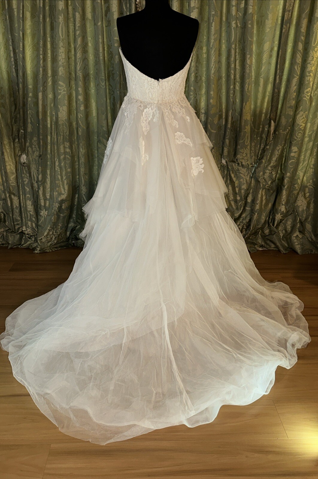 Allison Webb Wedding Gown Camilla 4852 Ivory Cashmere Size 10 Couture NWT