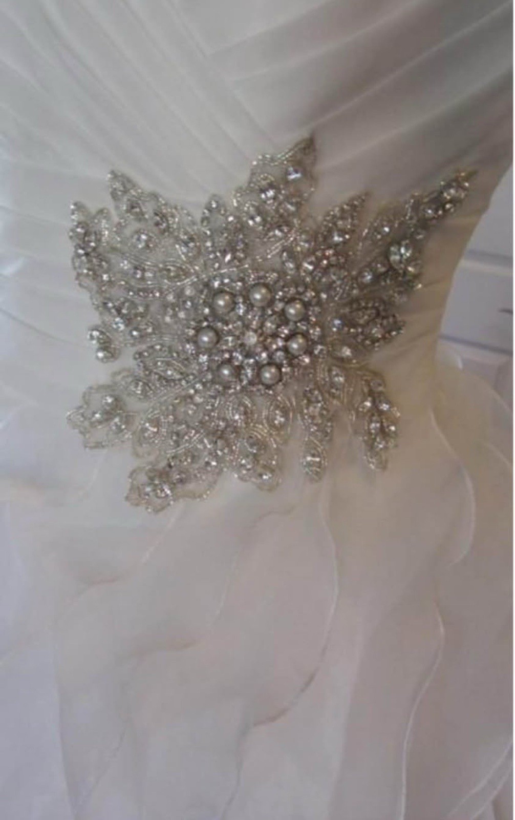 Wedding Dress Strapless Ruffled Size 2. Alterable.