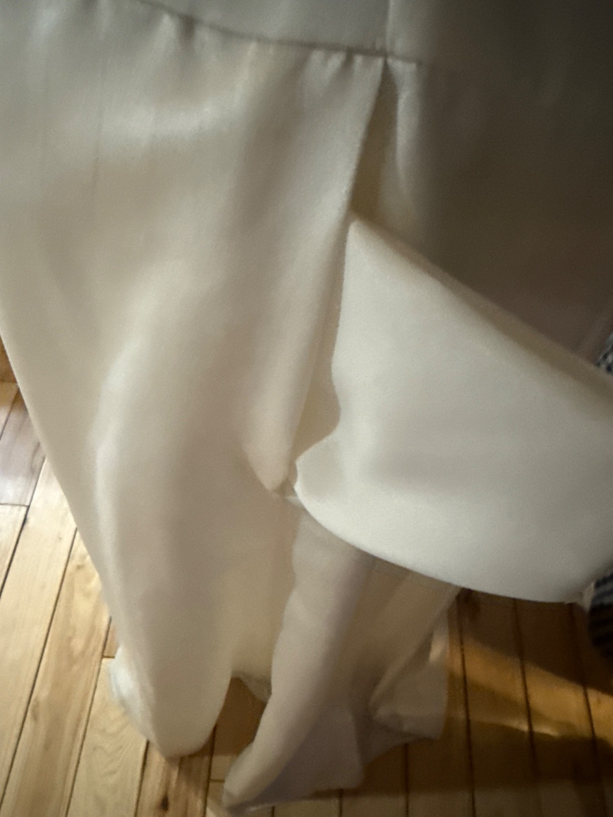 NWT Ivory Satin Square Neck Drop Waist Wedding Gown Gown With Pleats & Pockets
