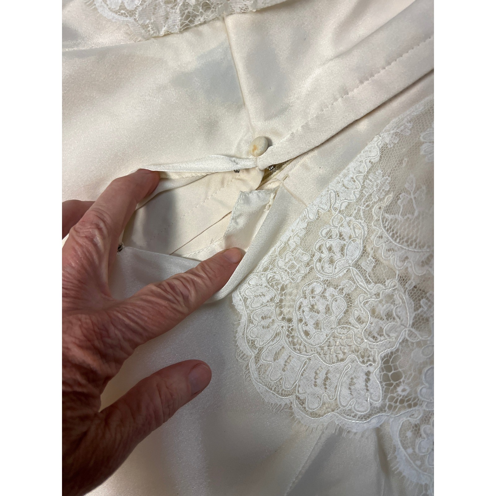 VTG House of Bianchi Dress Cream Satin Lace Off Shoulder Wedding Bridal Chiffon