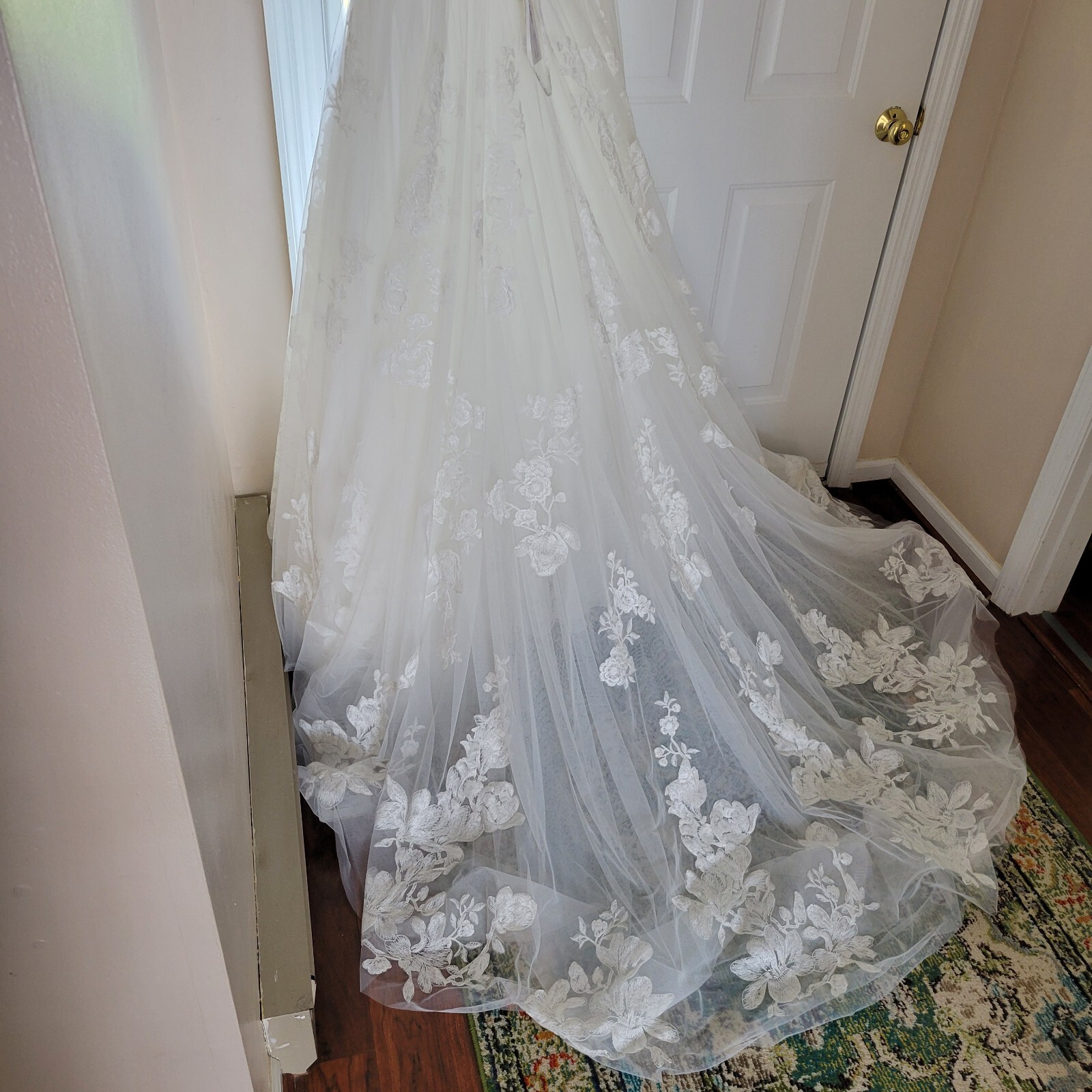 NWT Essense Of Australia Ivory Porcelain Gorgeous Stunning Wedding Gown, Sz 24