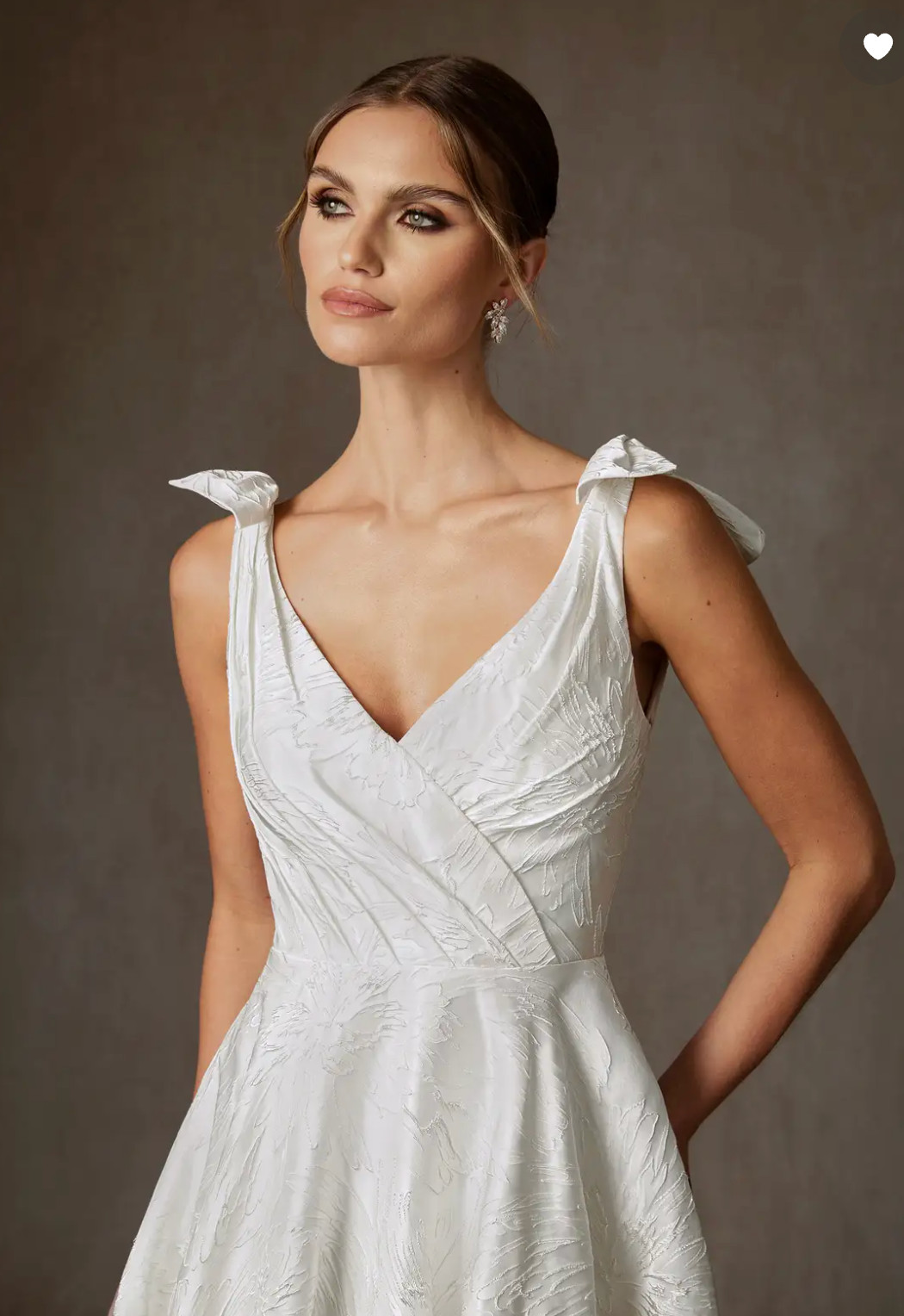 NTW! Gorgeous A-Line Floral Jacquard Wedding Dress – Size 18 – White –