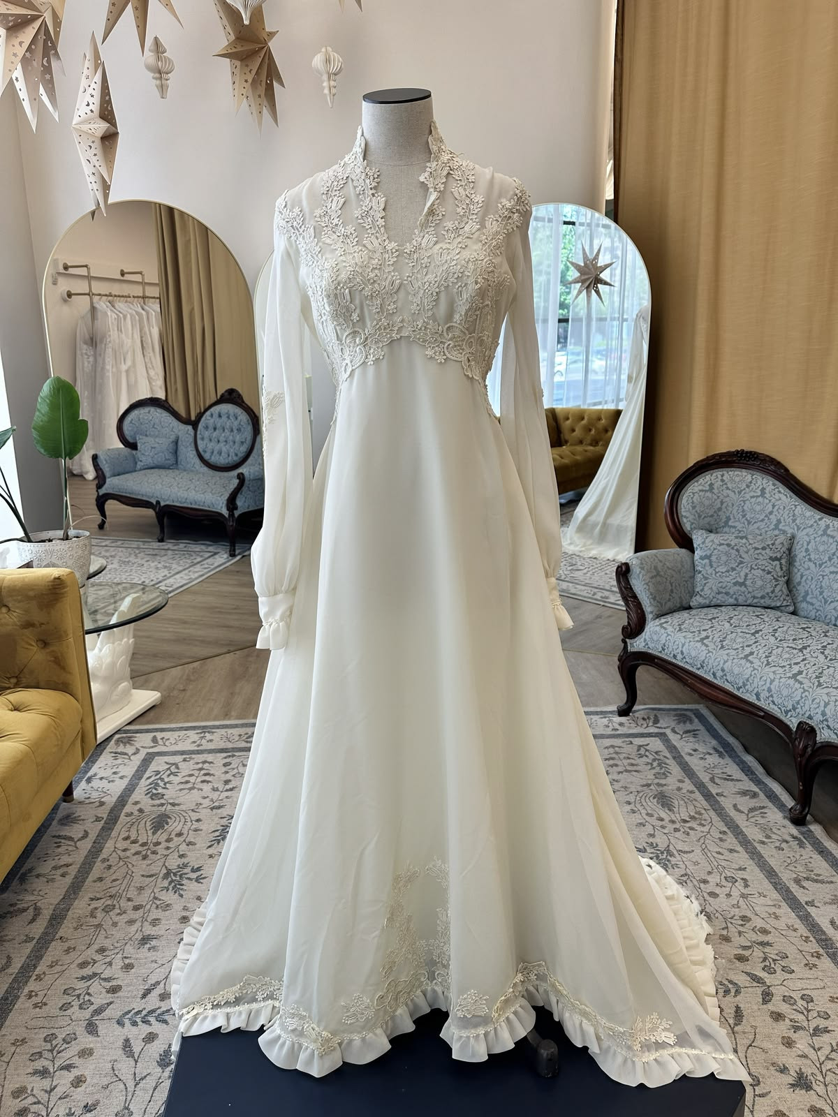 Vintage Wedding Dresses High Neck Sleeve Lace Sweep Train Chiffon Bridal Gowns
