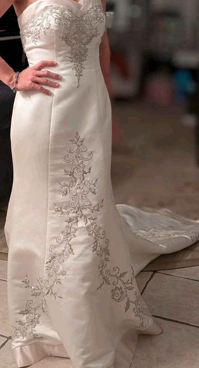 David’s Bridal wedding dress 6 S M ivory champagne Silver Strapless Embroidered