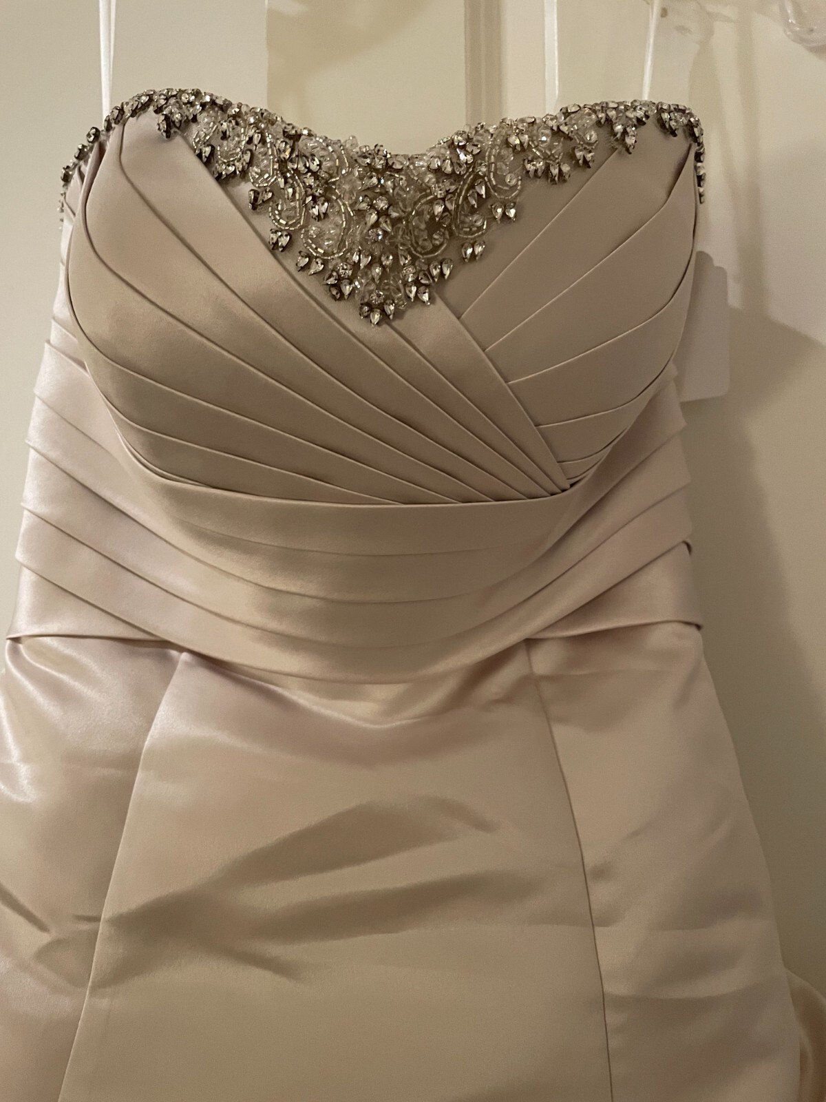 Casablanca Bridal Silk Wedding Gown, Size 0, Never Worn, Perfect Condition