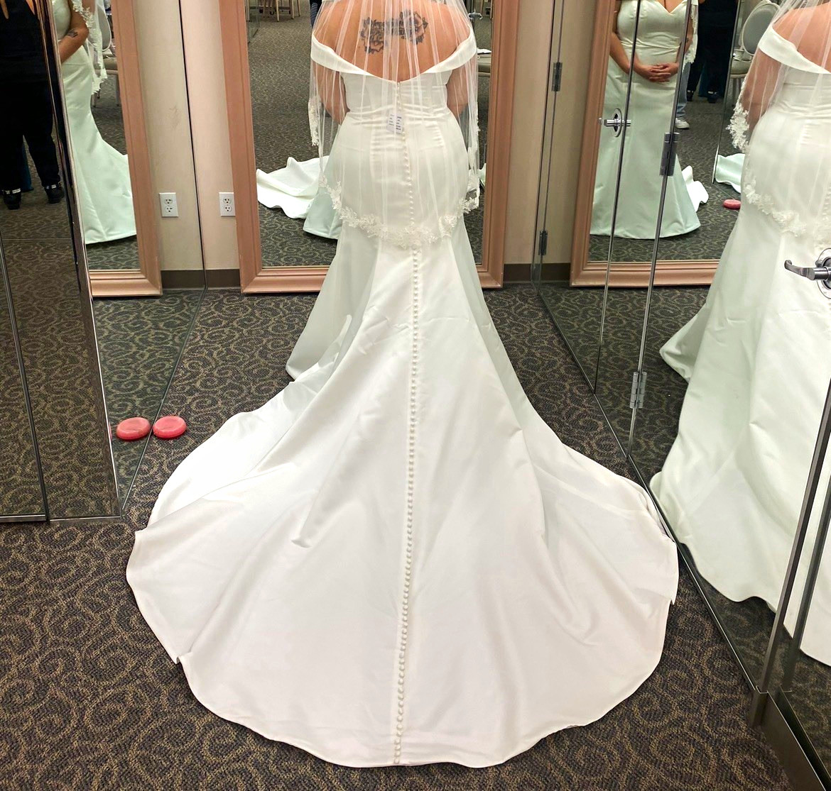 David’s Bridal White Off-Shoulder Sweetheart Mermaid Dress Buttons Train