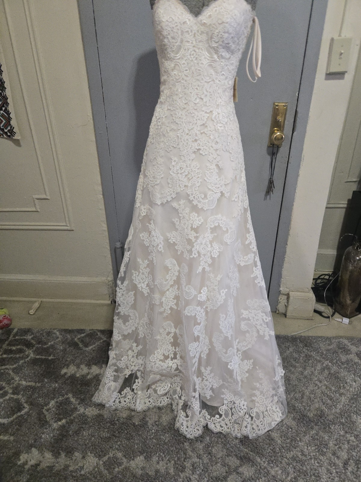 Allure Bridals 9409 Ivory Lace Sweetheart Neckline A-Line Wedding Dress Size 12