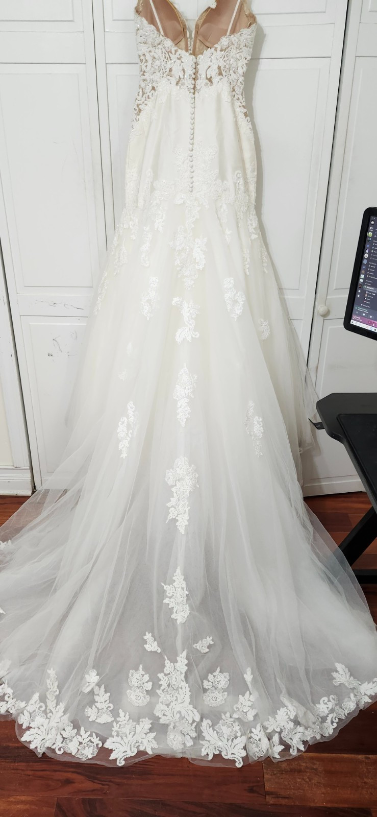 MARTINA LIANA Ivory Lace Beaded Wedding Dress Silk Lined Bridal Gown+2 Veils