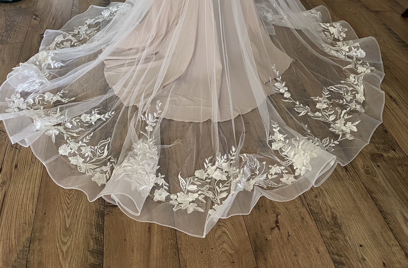 Champagne Sleeveless Mermaid Wedding Dress