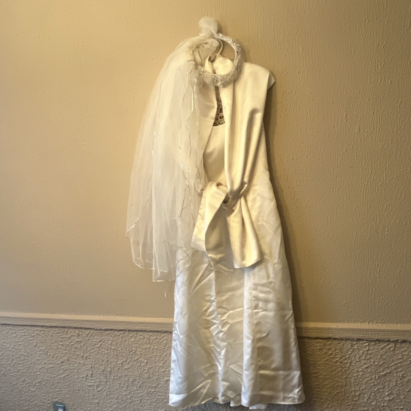 Ivory Beaded High Neck Sleeveless A-Line Full-Length Wedding Dress w/Veil