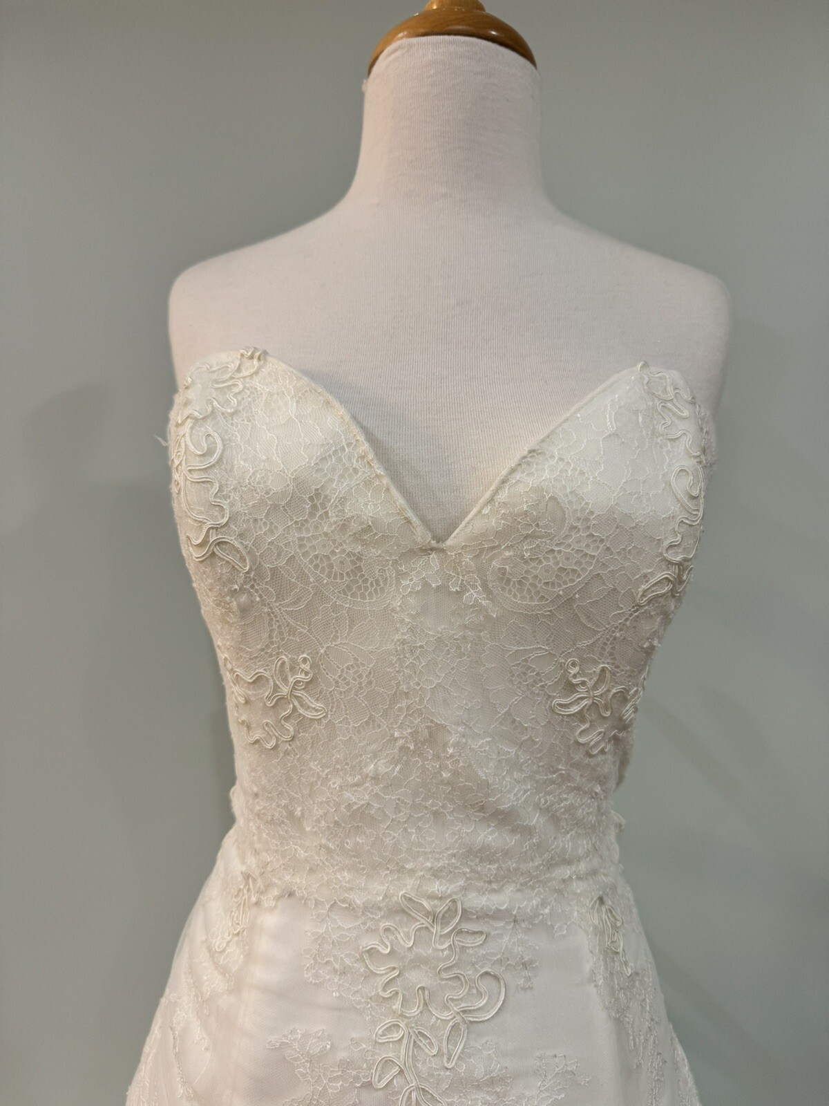 Beautiful “La Sposa” Wedding Dress