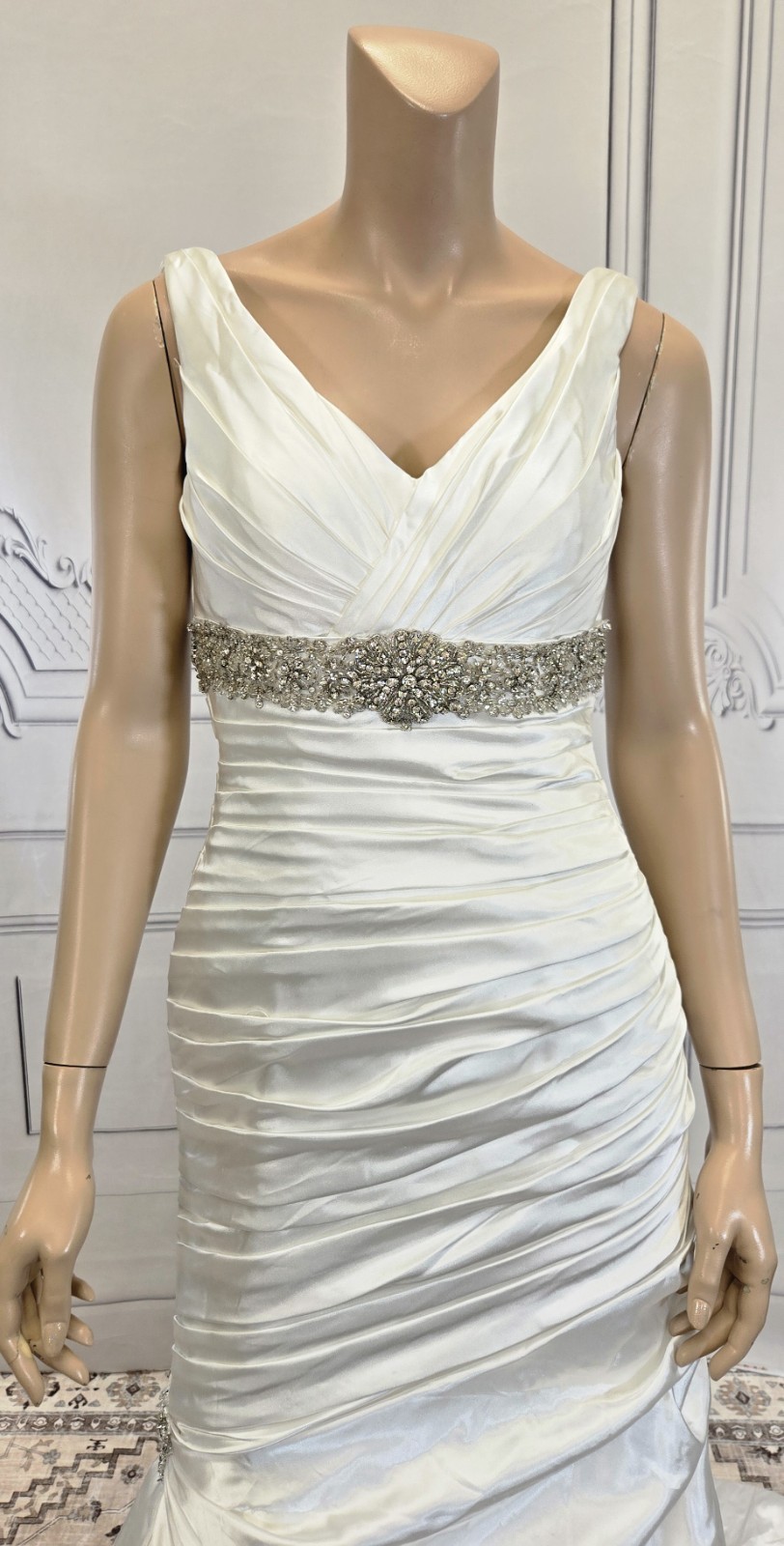 Madison Collection 5519 Ivory Satin V Neck Crystal Beaded Wedding dress sz 8