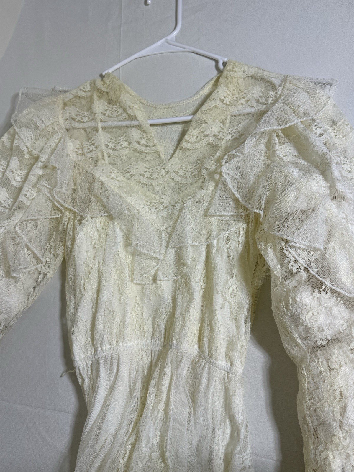 Vintage Wedding Dress Off White Lace Tier Puff Ruffled Sleeve No Tags?