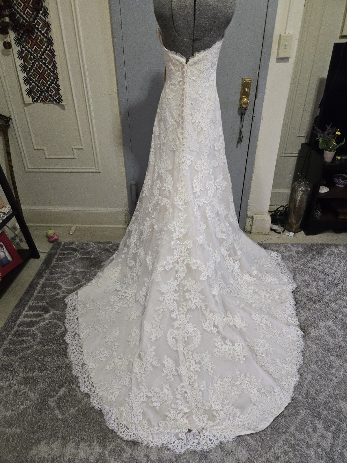 Allure Bridals 9409 Ivory Lace Sweetheart Neckline A-Line Wedding Dress Size 12
