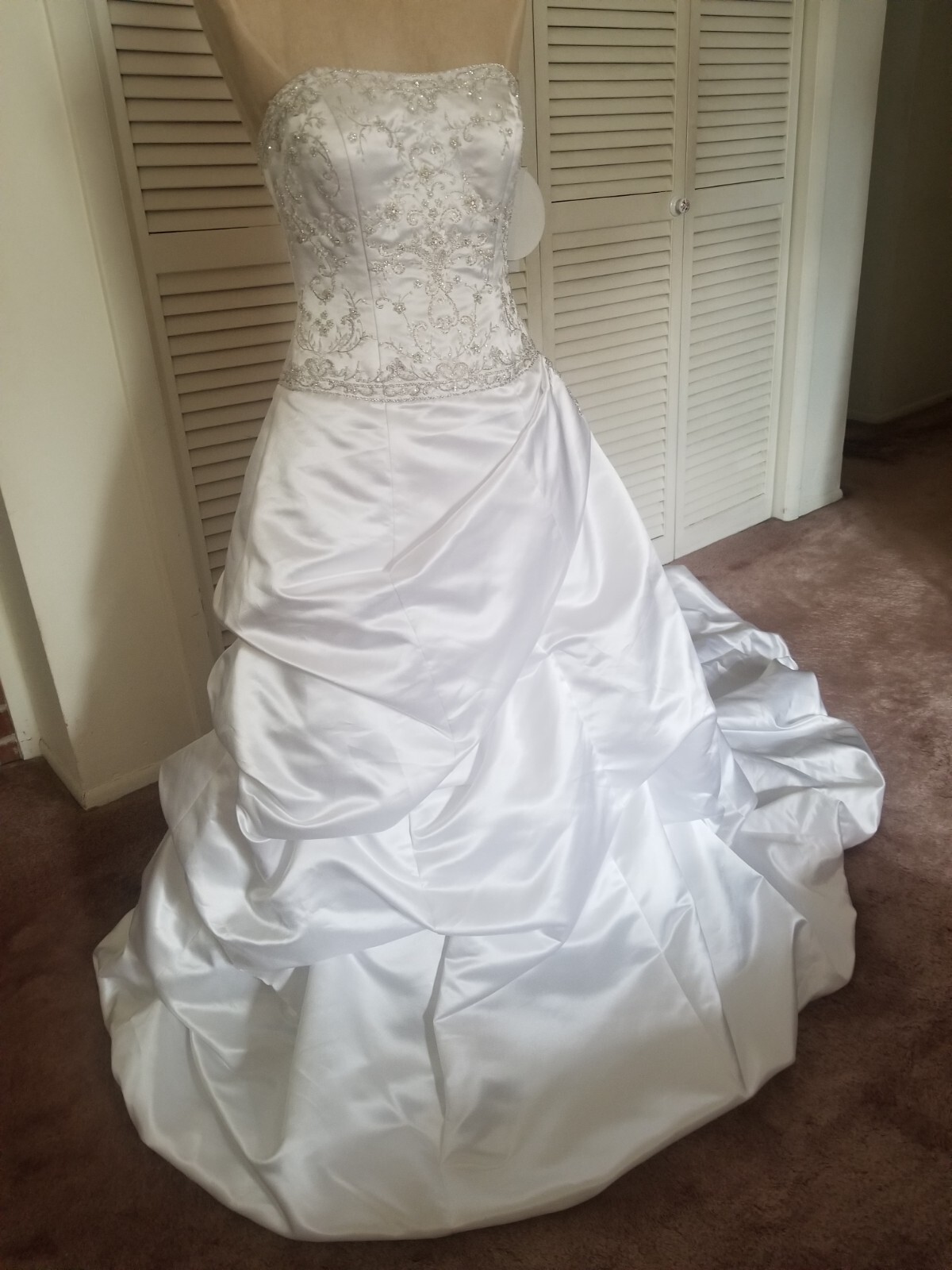 Oleg Cassini Wedding Gown Size 4 NWT