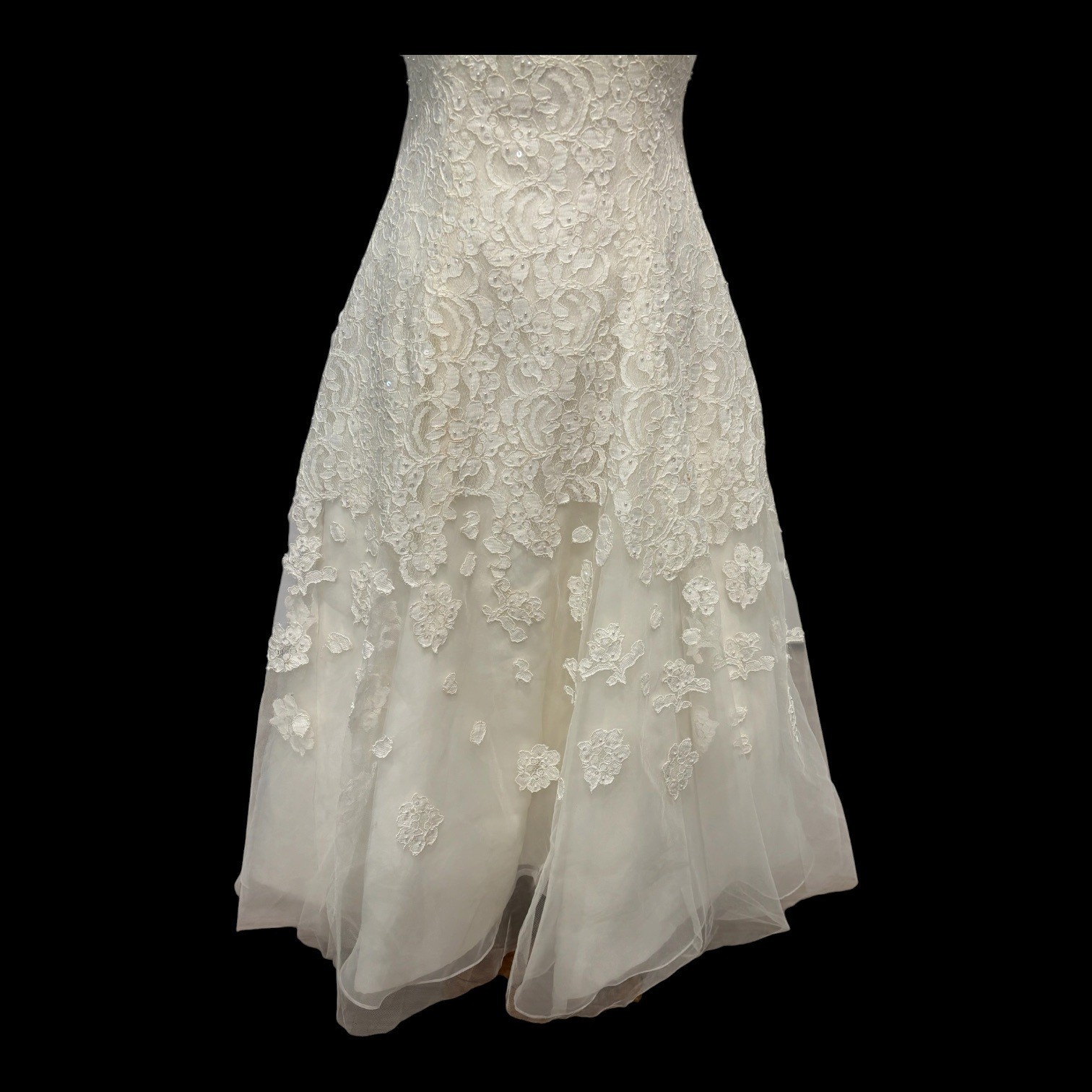 Romantic Bridal Oleg Cassini CMK513 Ivory Lace Beaded Wedding Dress Size 4 Tea L