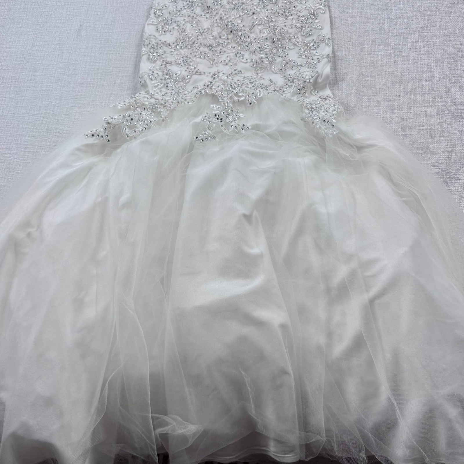 Glow Women Size 0 Rhinestone Embellished Mermaid Wedding Gown Long Sleeve V-Neck