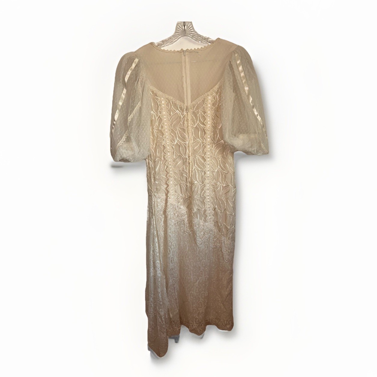 Vintage Ivory Lace Wedding Dress – Timeless Classic Bridal Gown – Unbranded