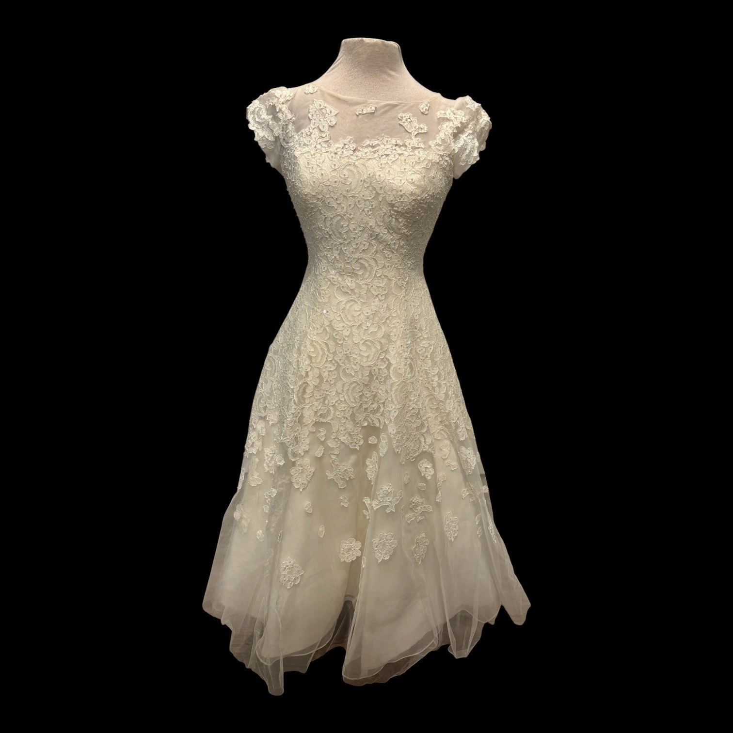 Romantic Bridal Oleg Cassini CMK513 Ivory Lace Beaded Wedding Dress Size 4 Tea L