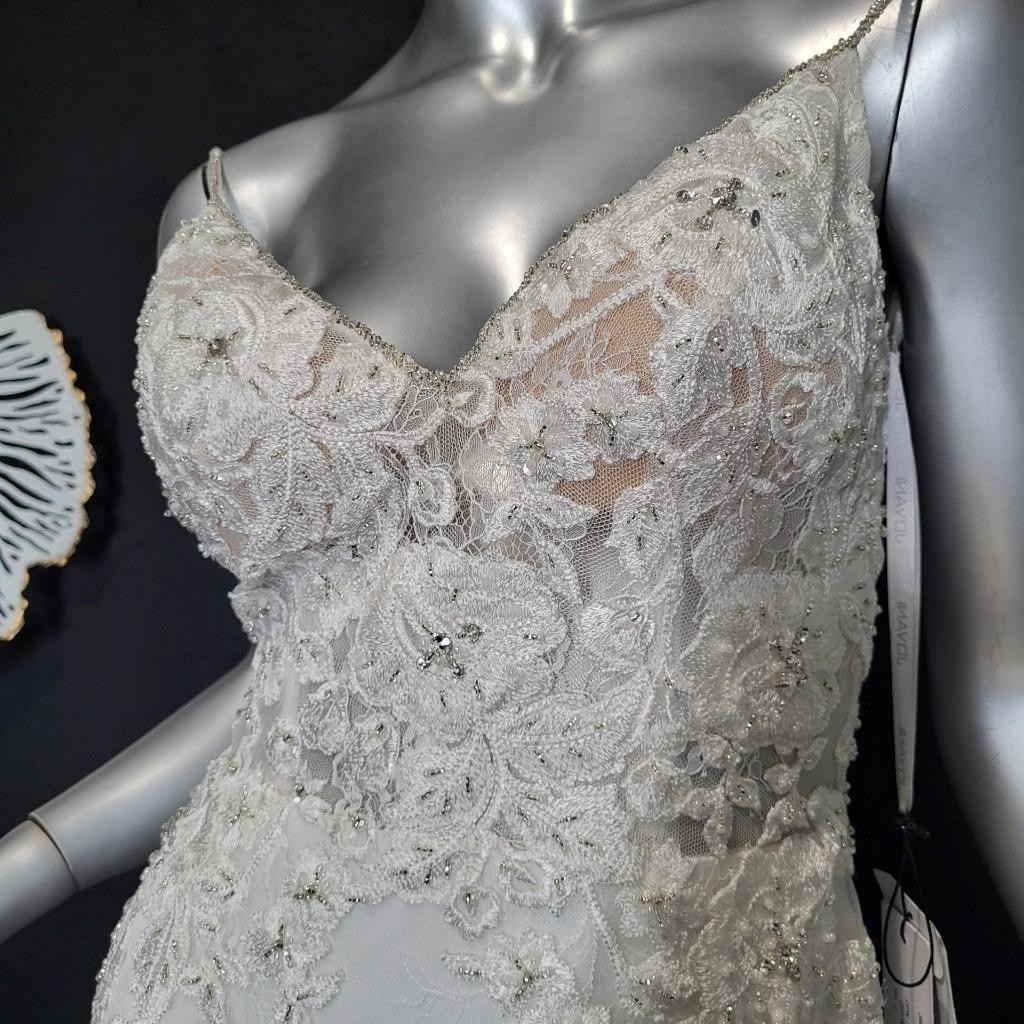 NWT~$1699~JOVANI~2/4~IVORY EMBELLISHED LACE FIT & FLARE WEDDING DRESS GOWN