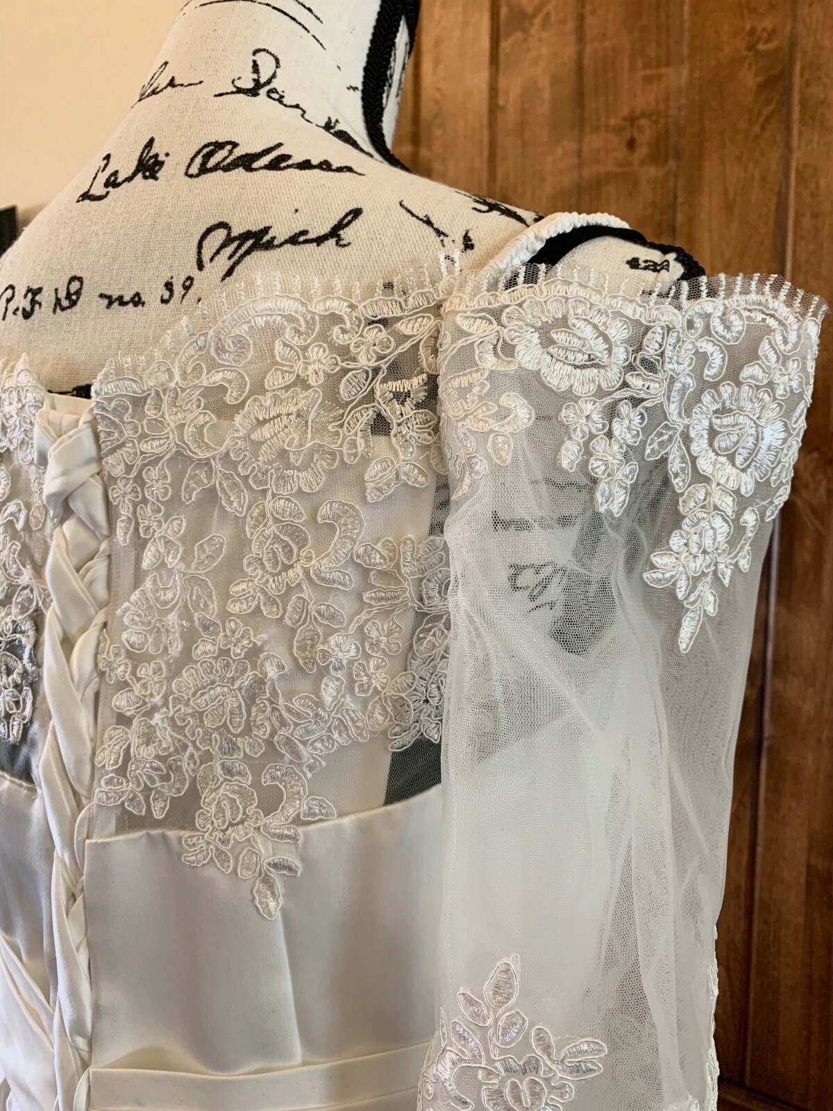 A-line, Off White, Off-the-shoulder, Satin Floor-length Lace Wedding Dress *NEW*