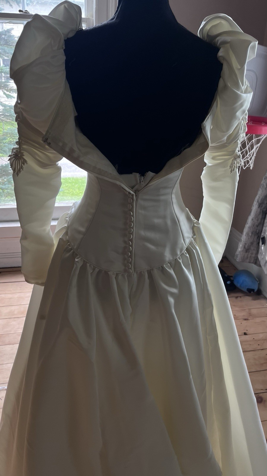 Vintage Priscilla of Boston ivory wedding dress