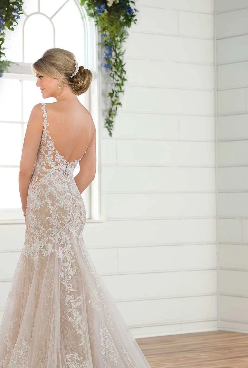 Wedding Dress Essense Of Australia Fits Sizes 12-14
