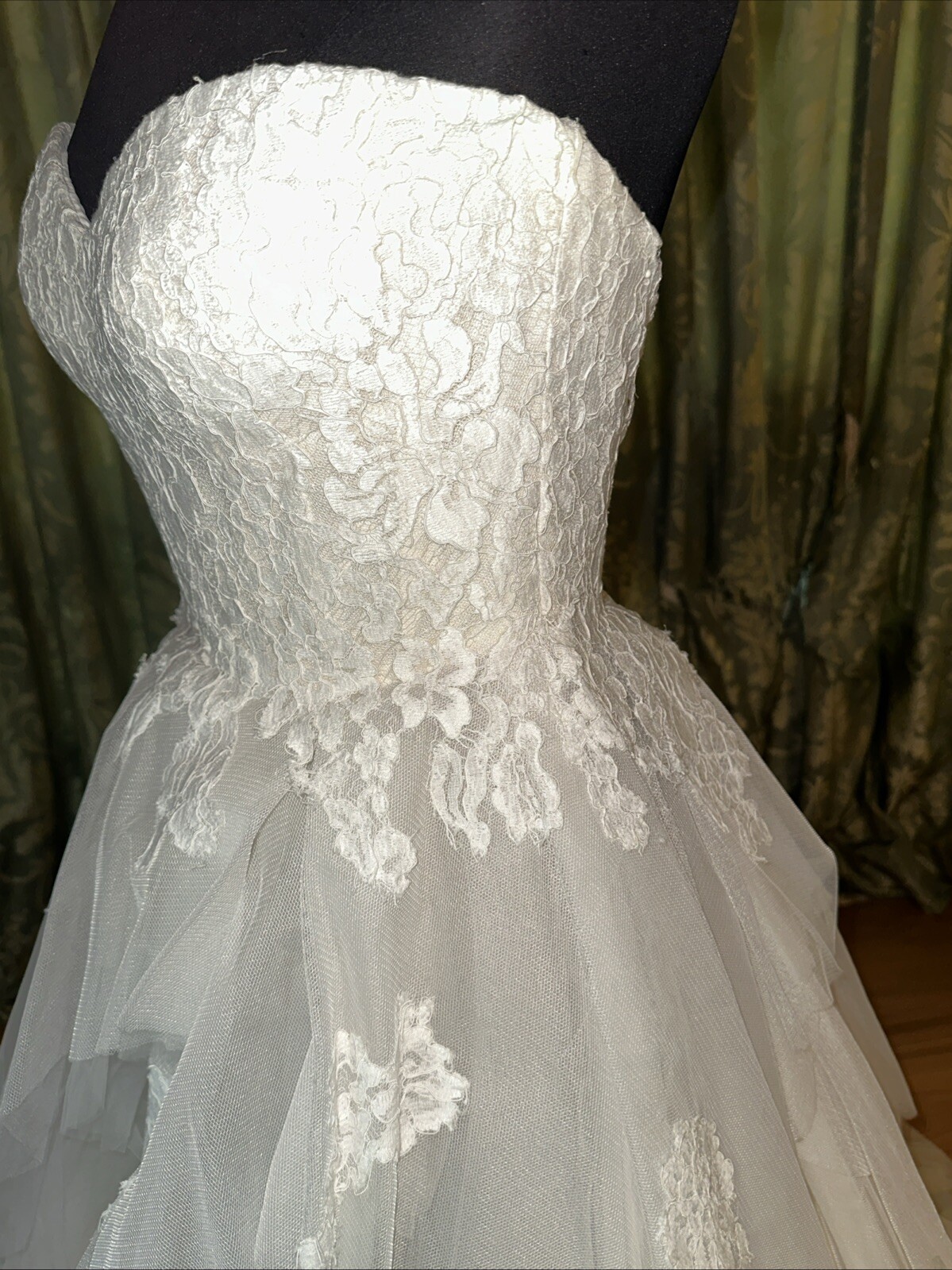 Allison Webb Wedding Gown Camilla 4852 Ivory Cashmere Size 10 Couture NWT