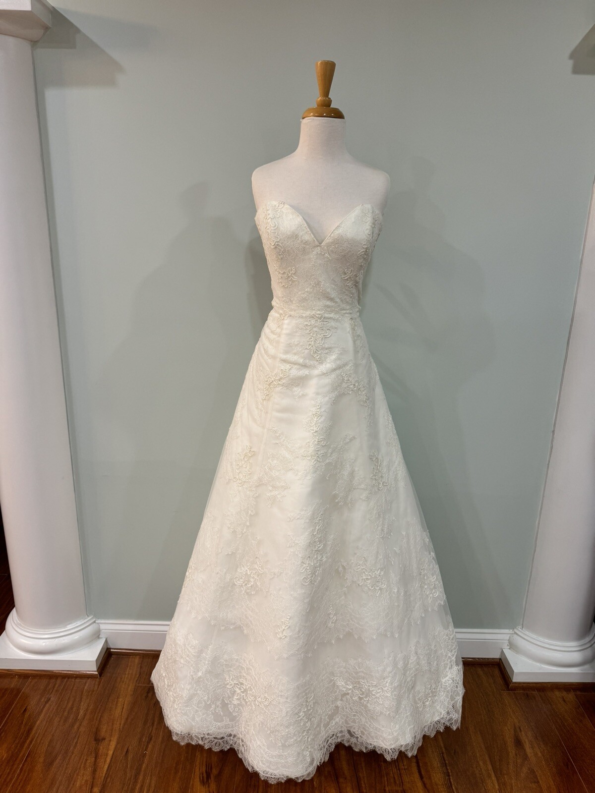 Beautiful “La Sposa” Wedding Dress