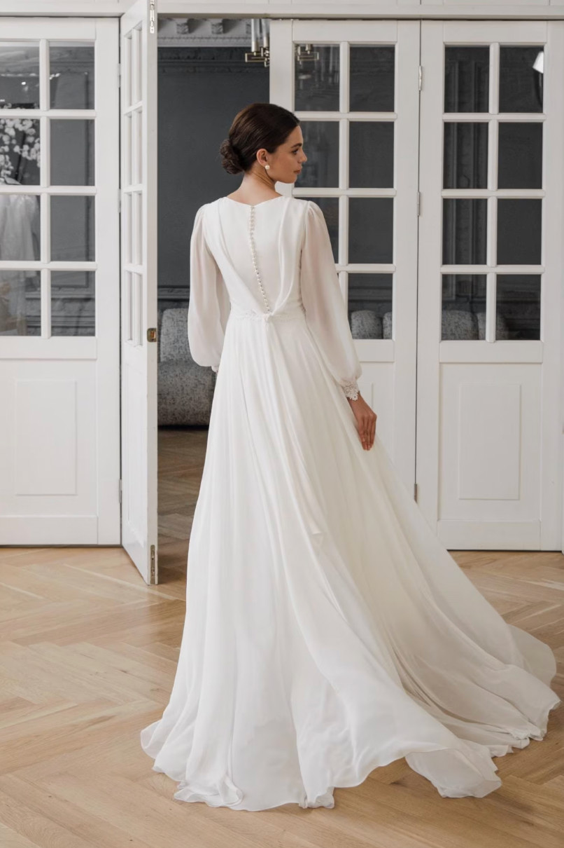 Long Sleeve High Neck Chiffon Bridal Dress (women’s size 8)