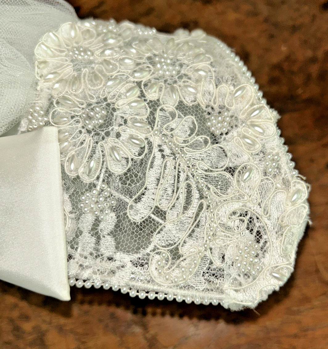 Beautiful Vintage Wedding Dress With Veil, train, lace, back buttons and zipper